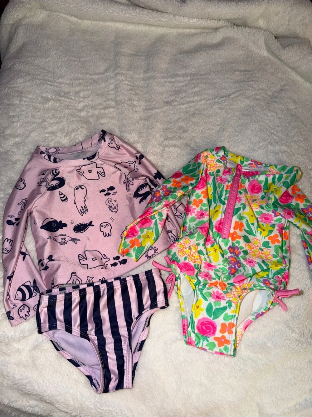 Cat & Jack Girls Pink and Floral Rash Guard Swimsuit Set